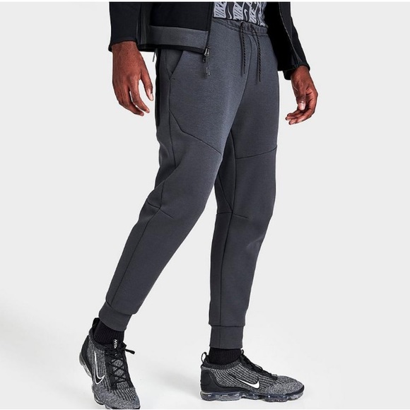 Nike Sportswear Tech Fleece 2-piece Hoodie/Joggers - Smoke grey/metallic gold - Picture 9 of 14